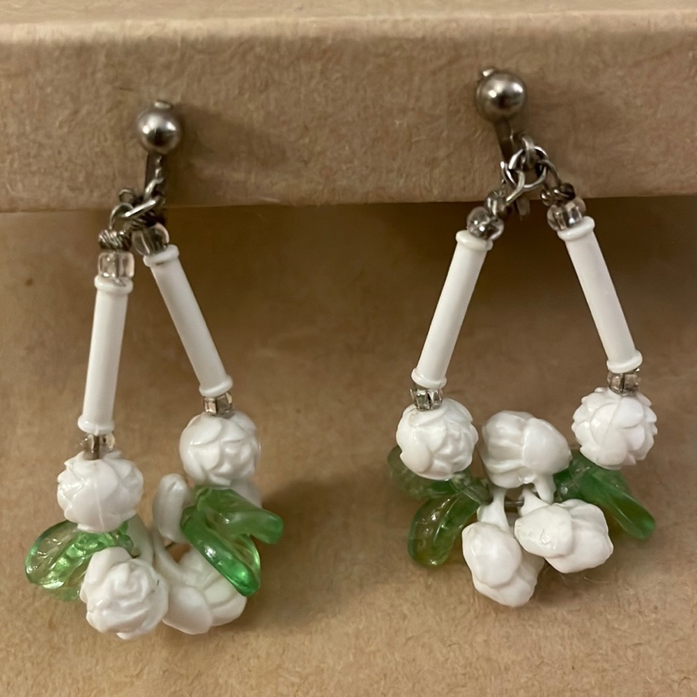 White and Green Flower Vintage Dangly Clip Earrings